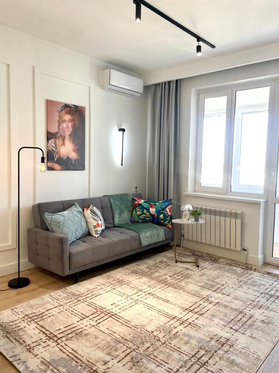 Apartment R-house C шикарным видом на горы Almaty