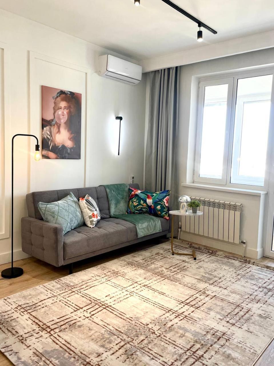Apartment R-house C шикарным видом на горы Almaty